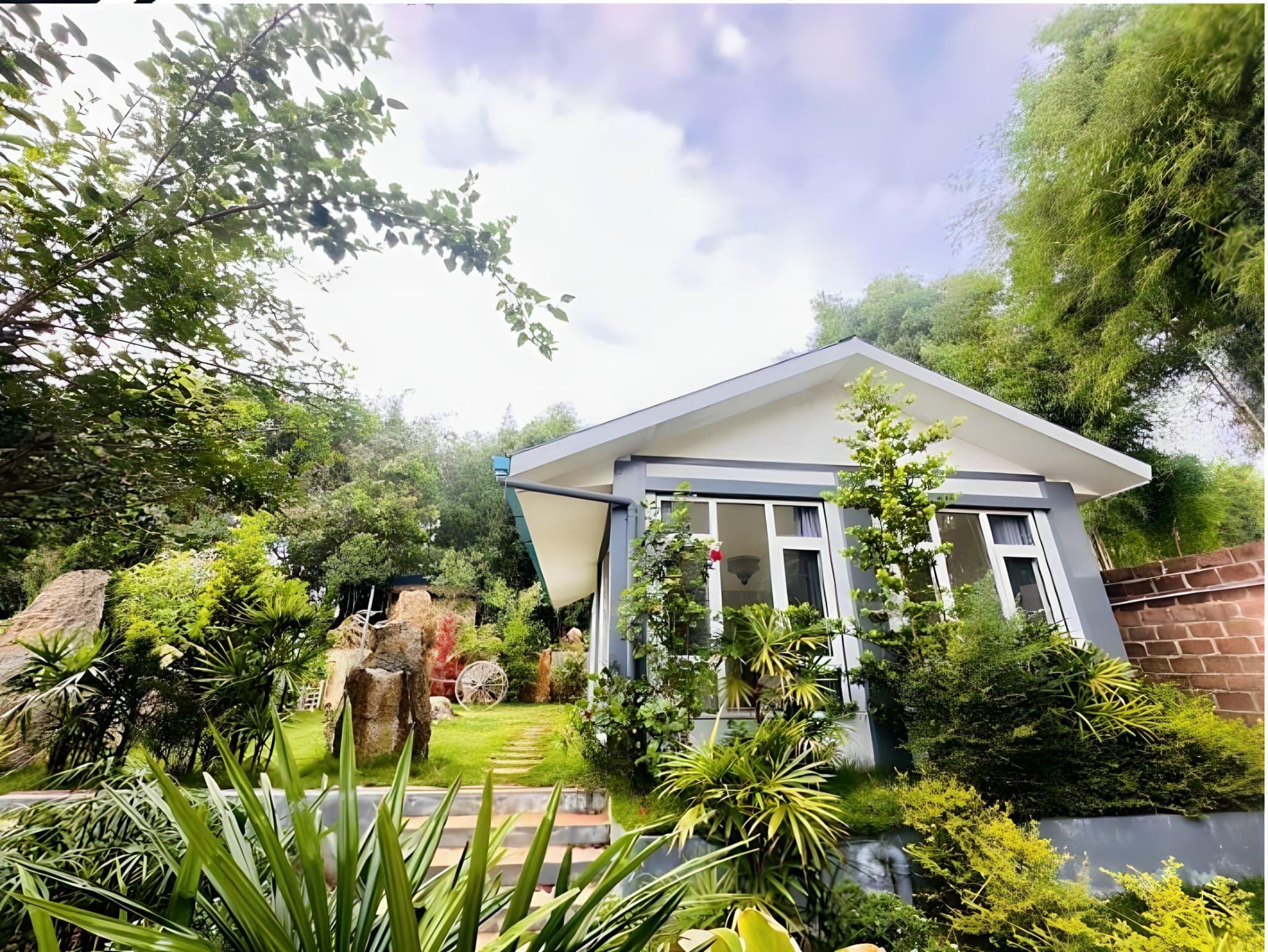 Garden cottage property